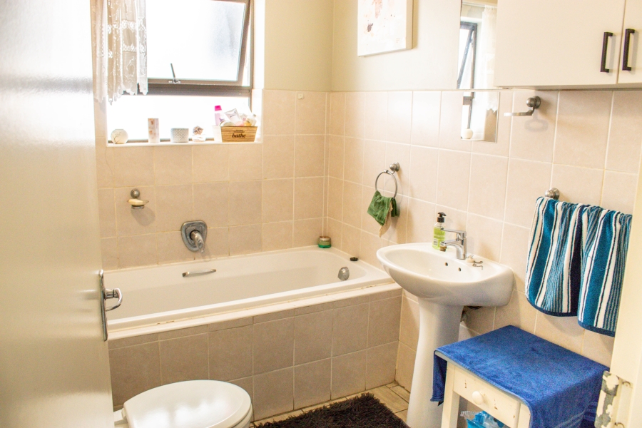 2 Bedroom Property for Sale in Vredekloof Western Cape